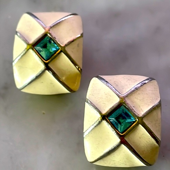 Gold Earring Pair - Picture 12 of 12